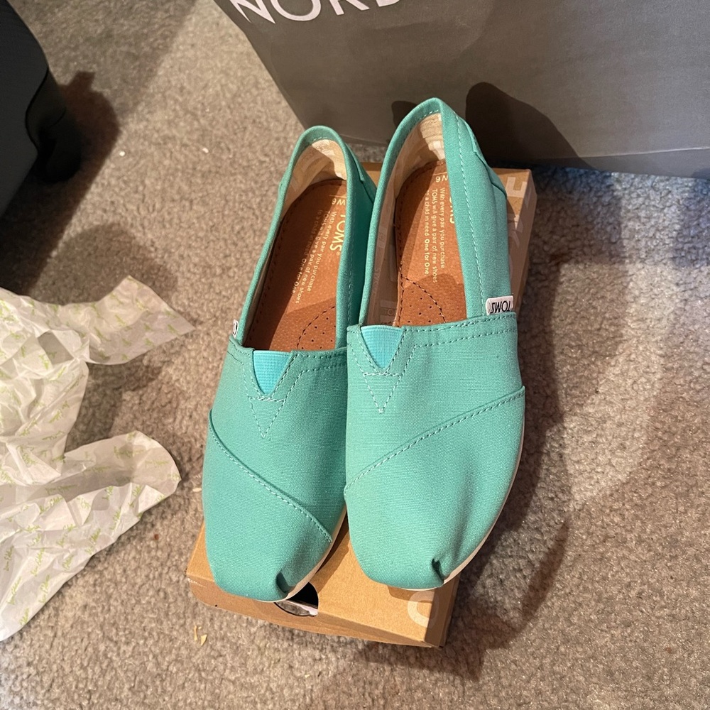 Toms slip on shoes
